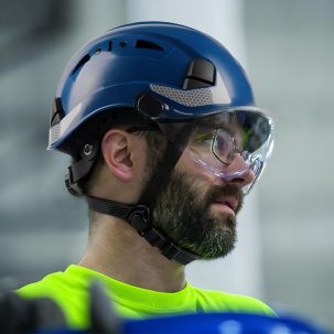 AutoMax Industrial Safety Helmet Application 1