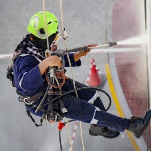 AutoMax Industrial Safety Helmet Application 2